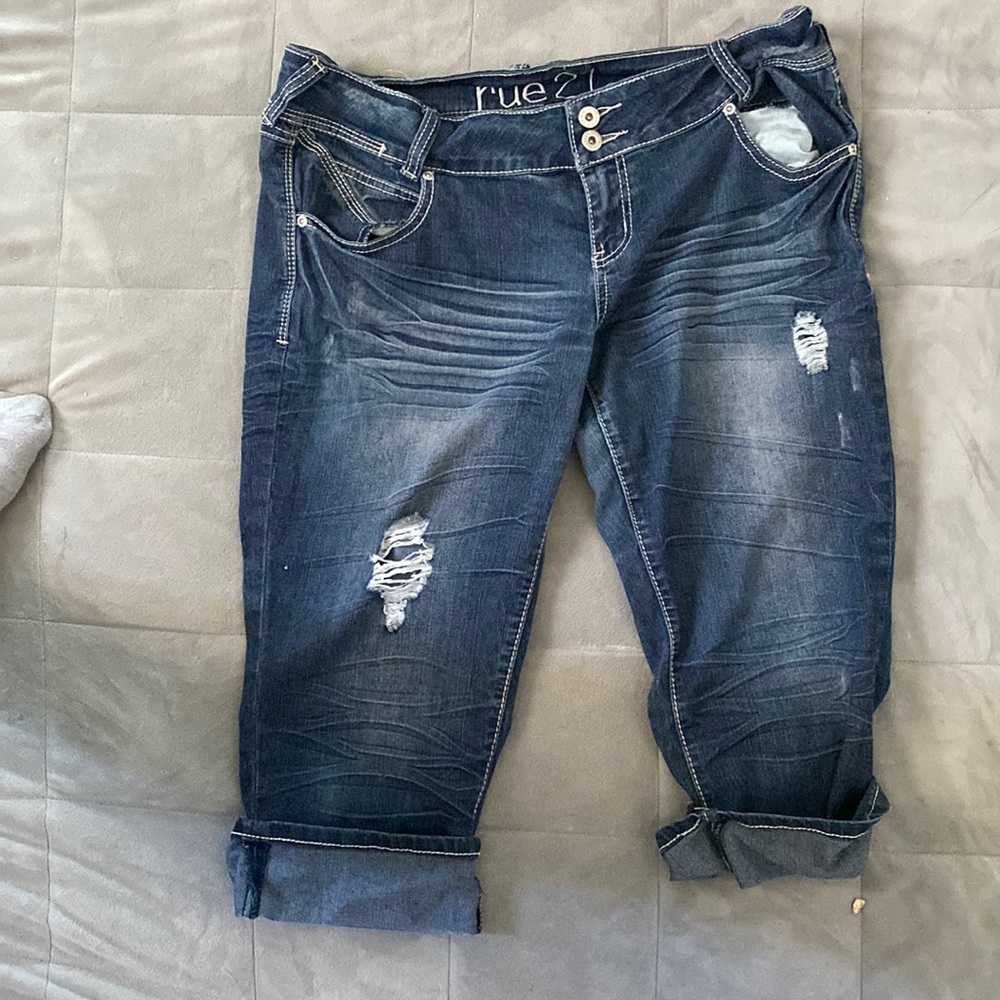Rue 21! Size 13/14  shorts/ 3/4 pants!